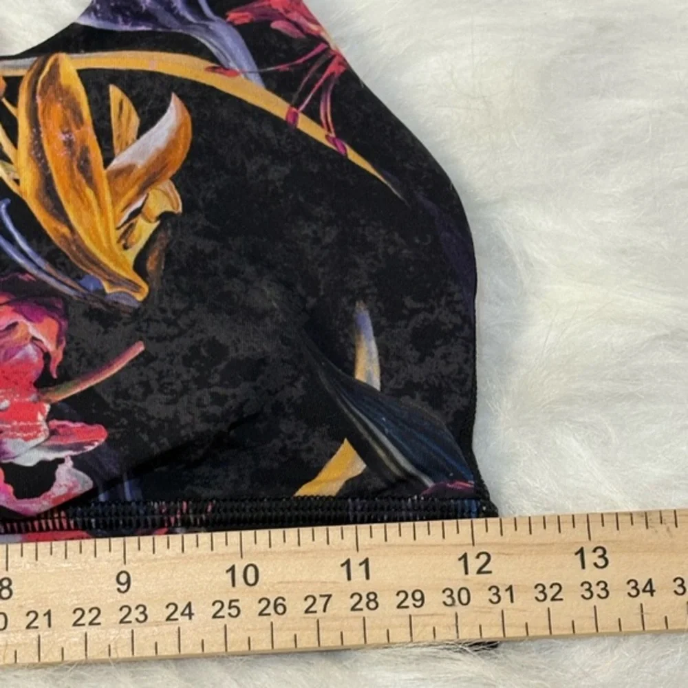 Lululemon Strappy Sports Bra Size‎ 4 Black Floral Print Medium Support Yoga Gym